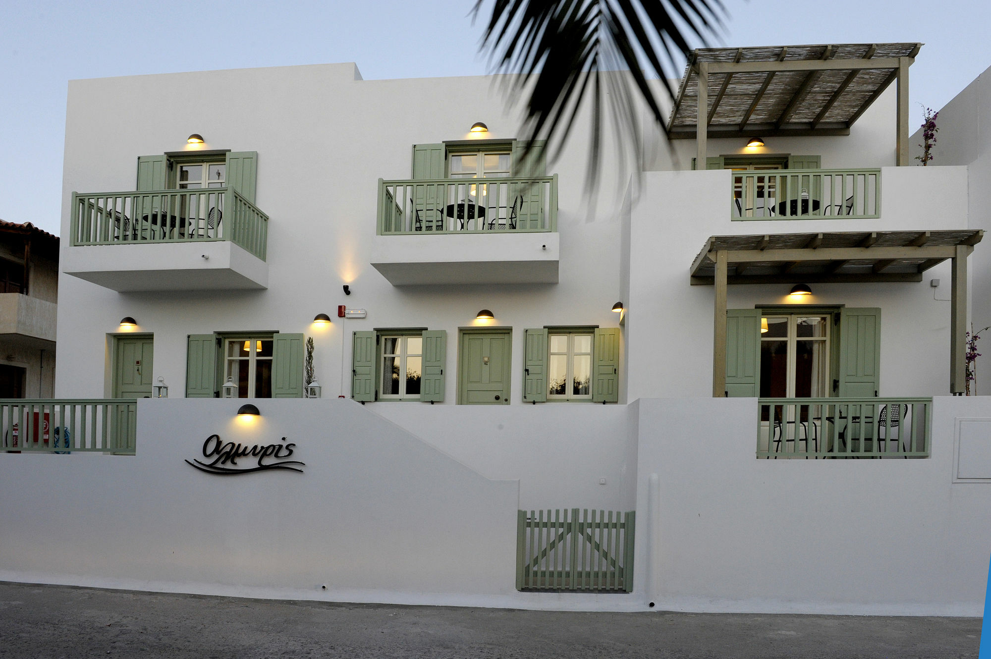 Almyris Hotel Adamantas  Exterior photo
